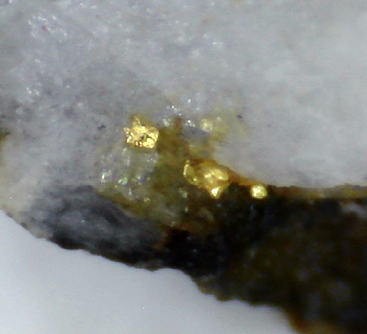 Chenguodaite & Gold