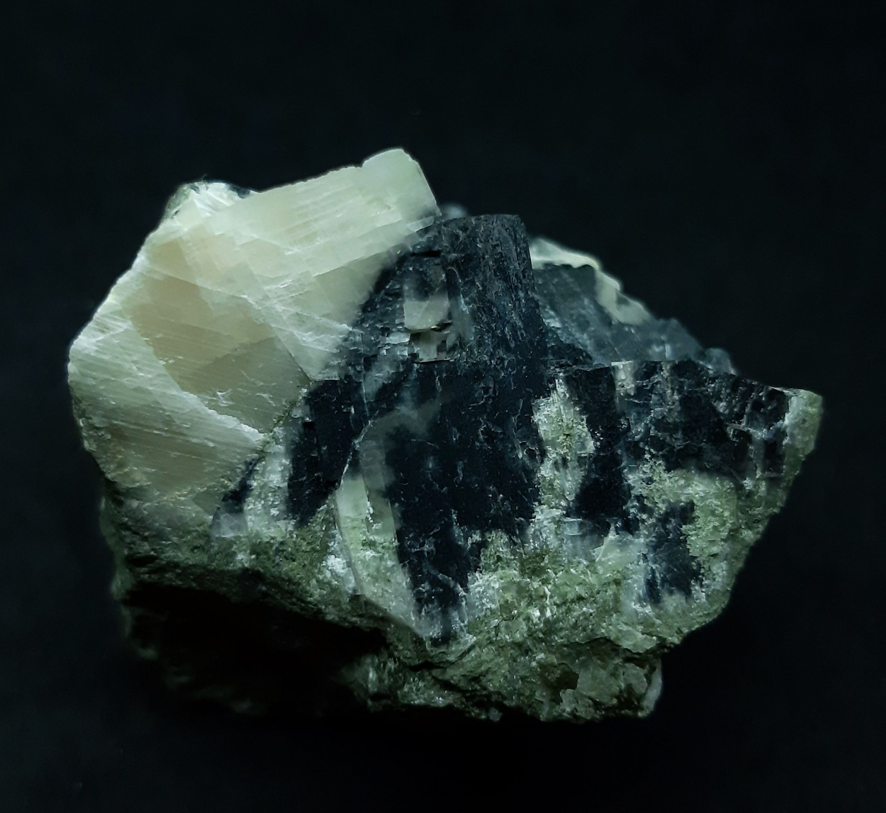 Berzelianite & Calcite