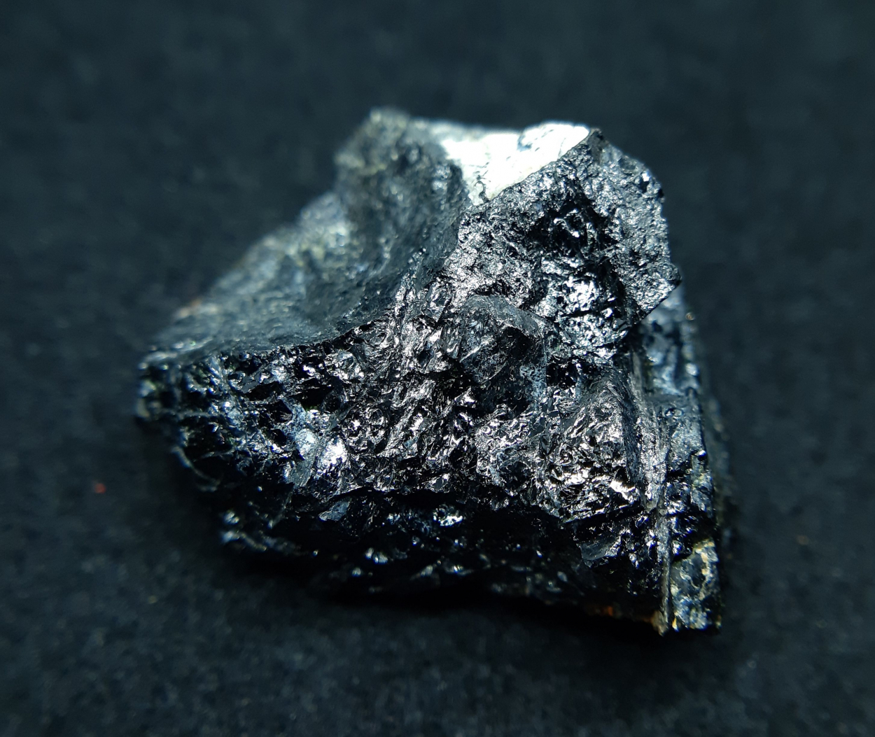 Gadolinite-(Y)