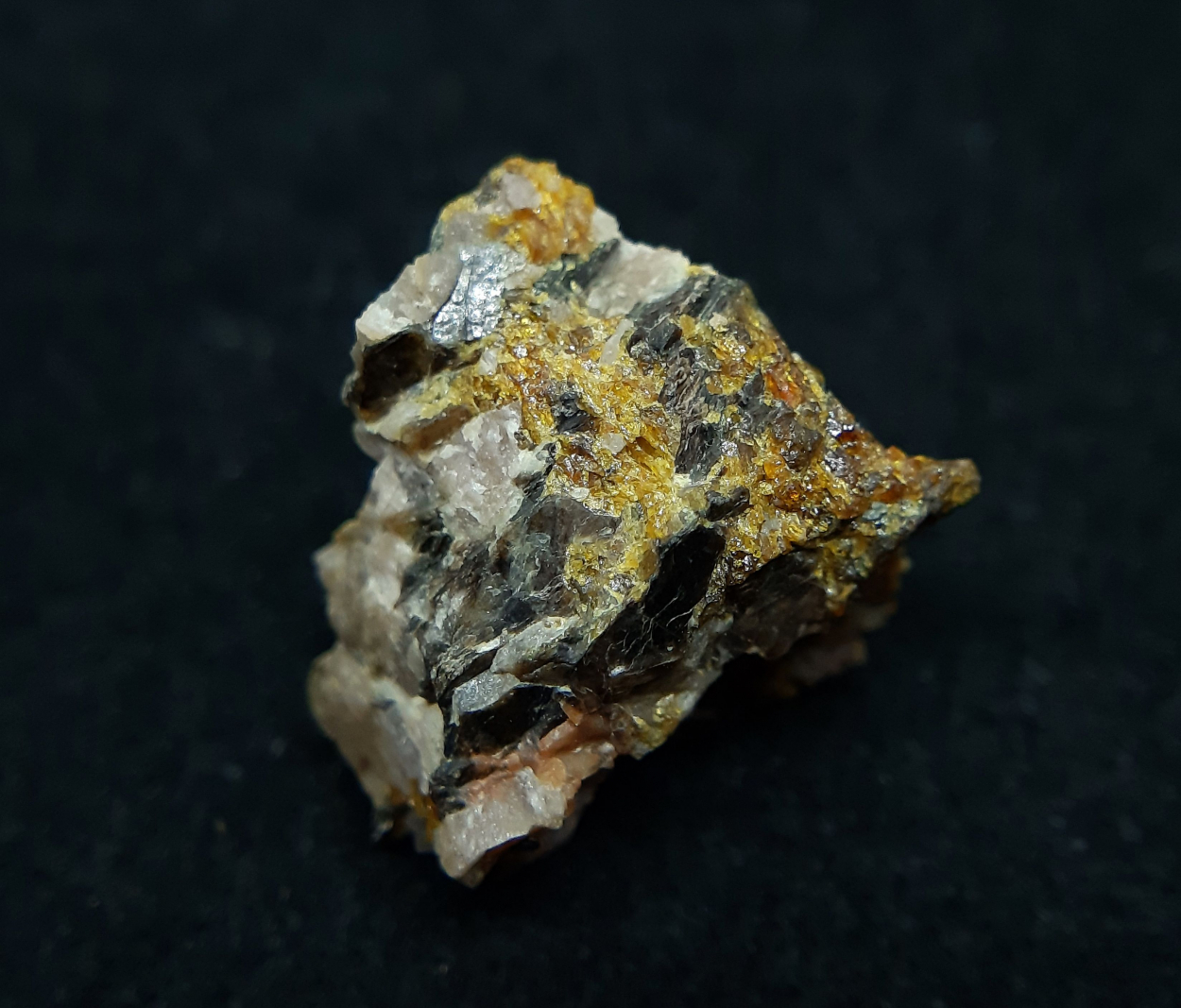 Caswellite & Andradite