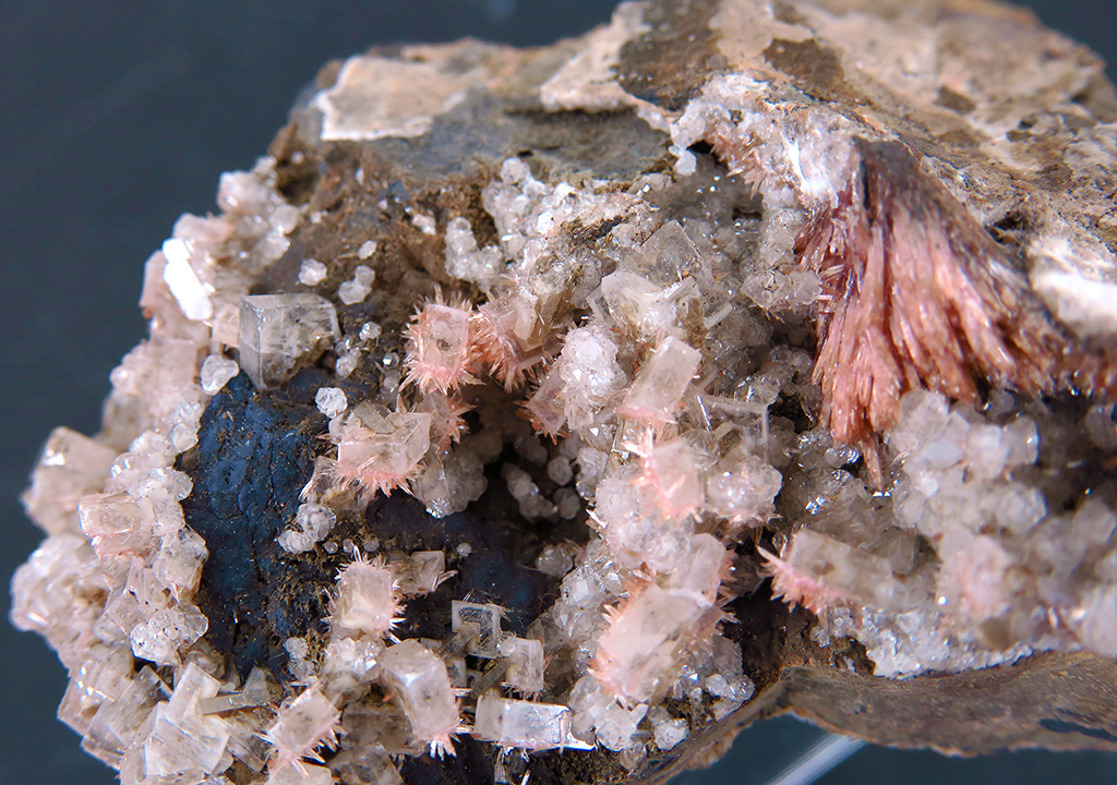 Inesite Baryte & Calcite