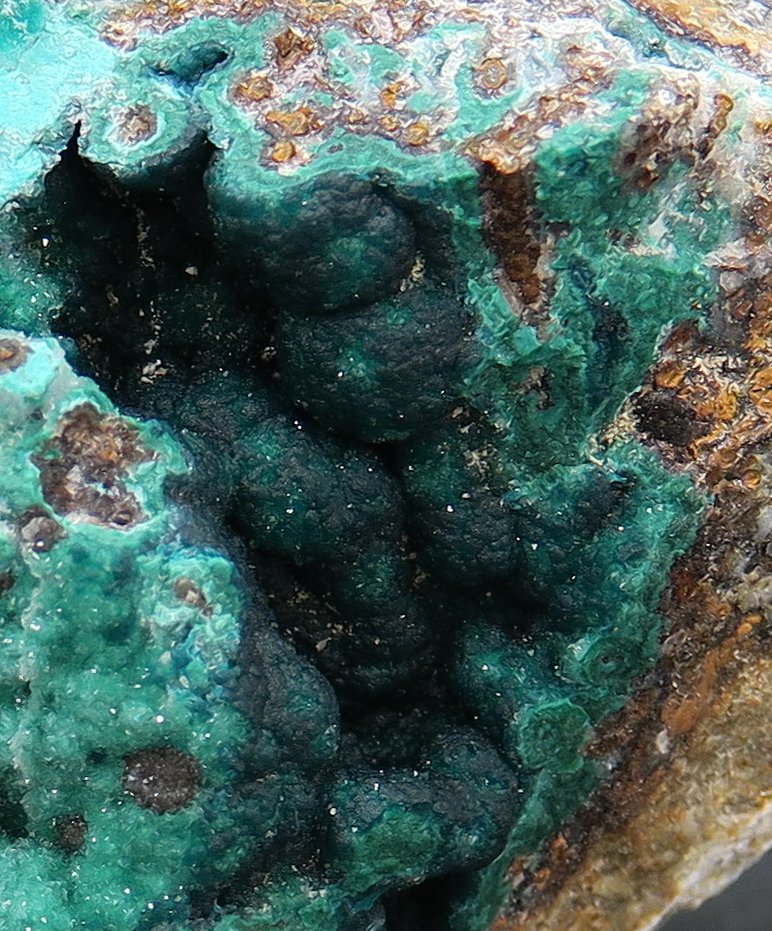 Quartz Malachite Chrysocolla & Zincolibethenite