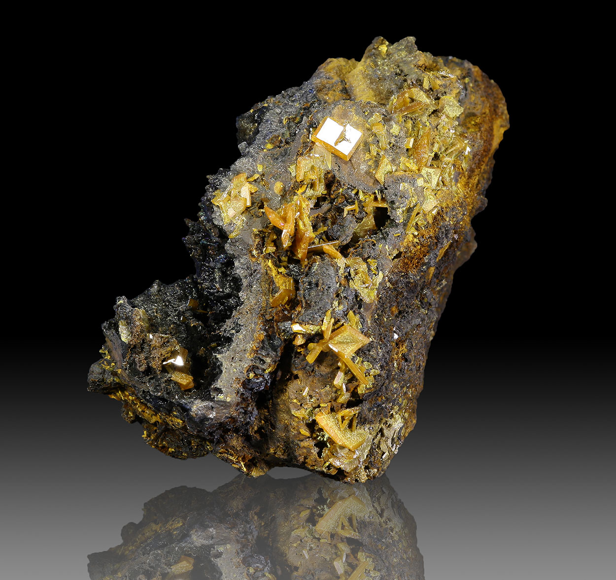 Wulfenite