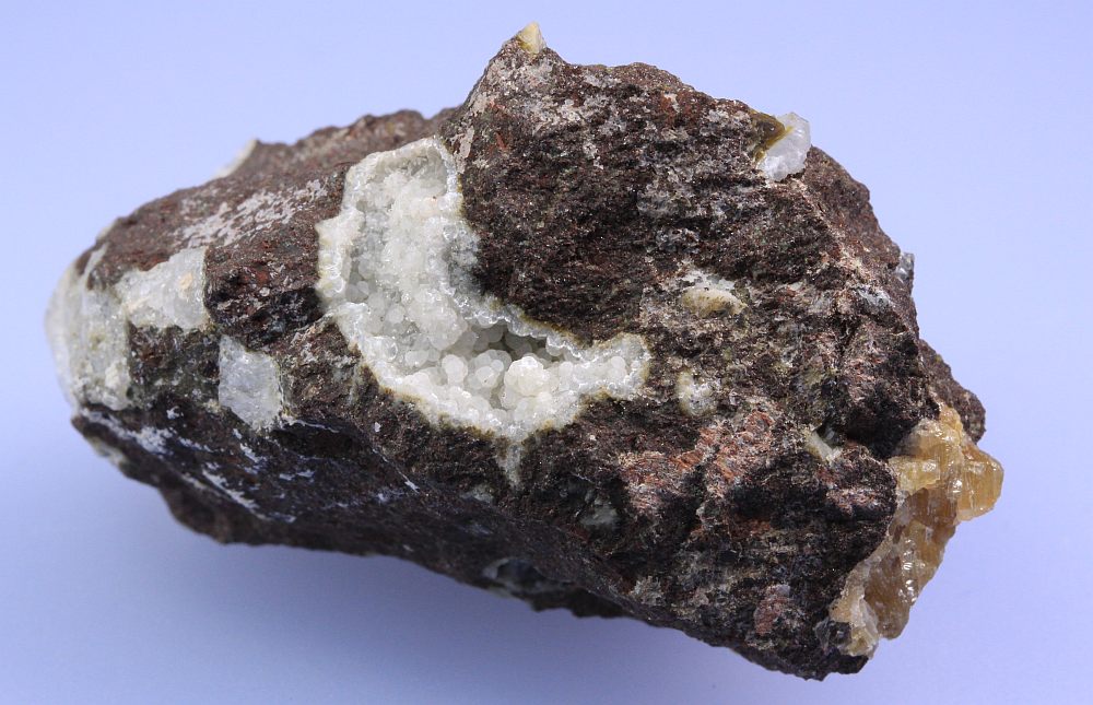 Cowlesite & Calcite