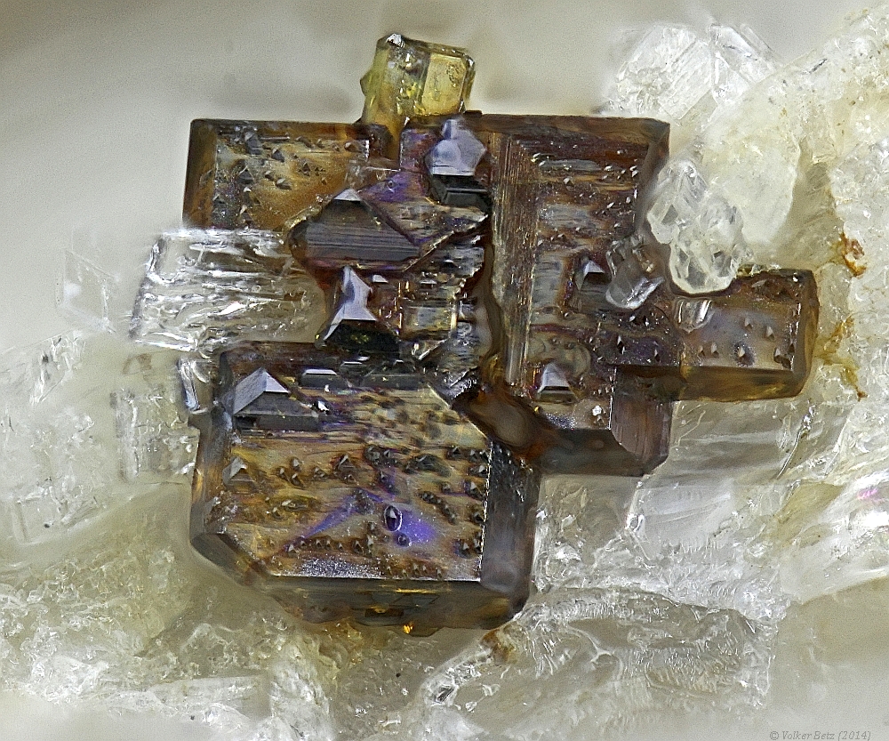 Pyroxmangite Epitaxial On Aegirine