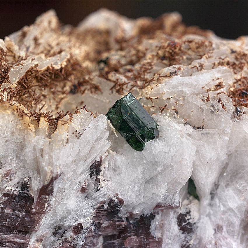 Eosphorite & Childrenite On Tourmaline & Albite