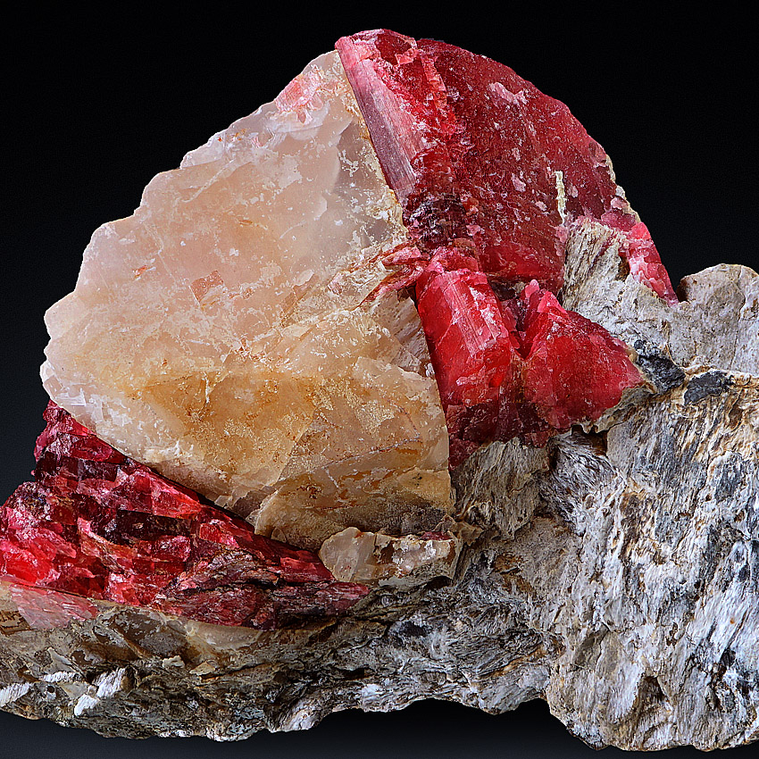 Rhodonite In Calcite