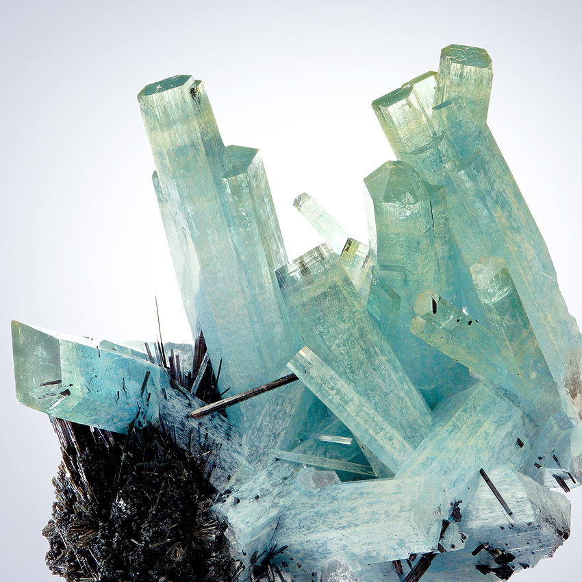 Beryl Var Aquamarine & Schorl