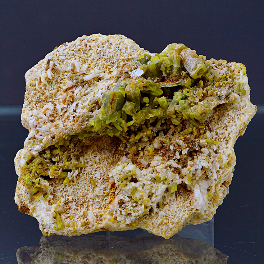 Pyromorphite On Baryte