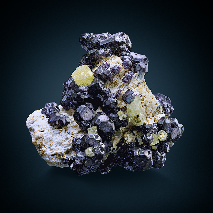 Beryl Var Heliodor & Fluorite