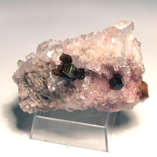 Uvite On Magnesite