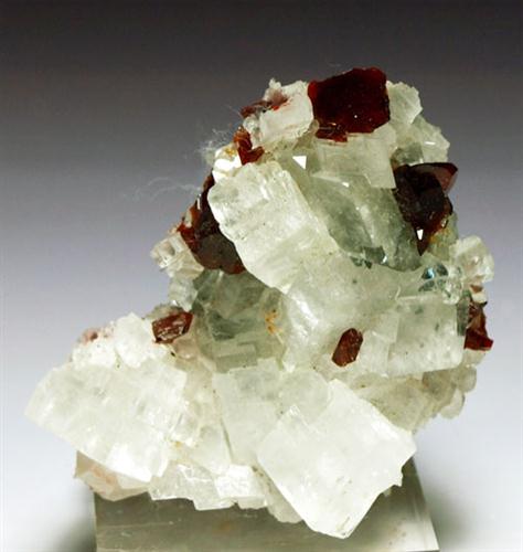 Uvite & Magnesite