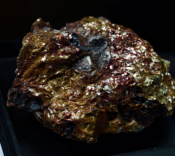 Samarskite-(Y)