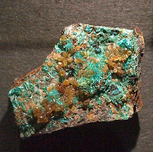 Powellite & Brochantite