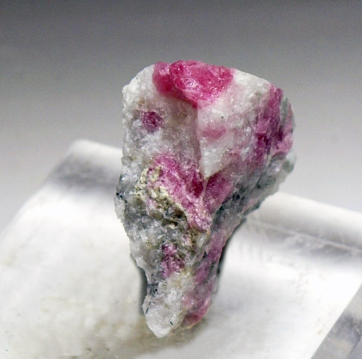 Tugtupite