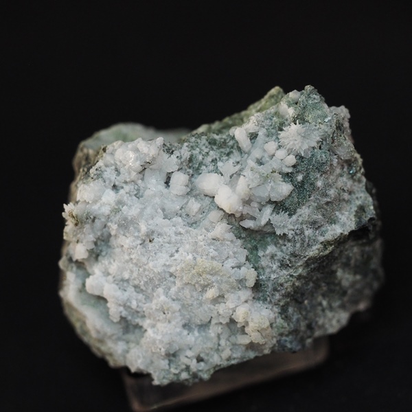 Heulandite-Sr