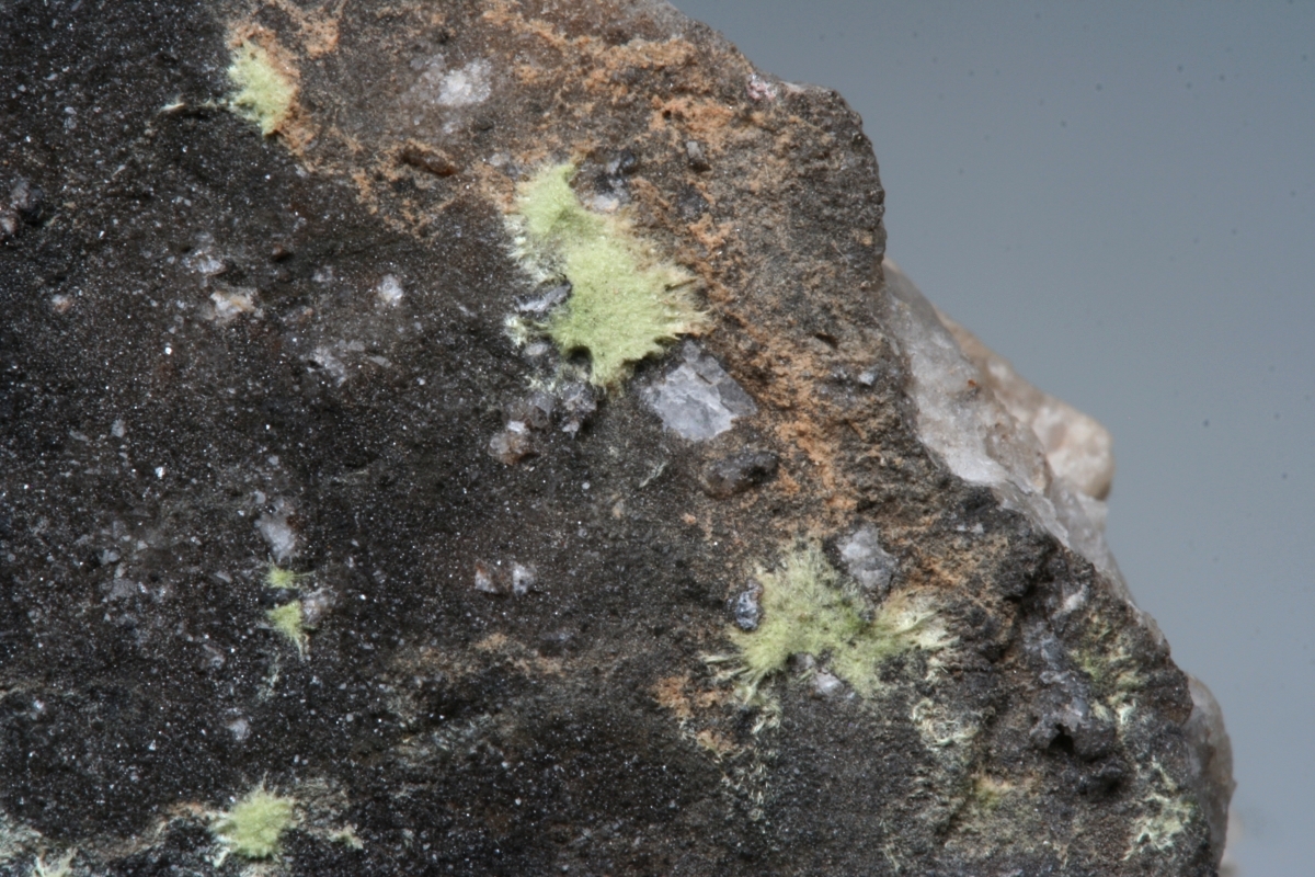 Agardite-(Nd)