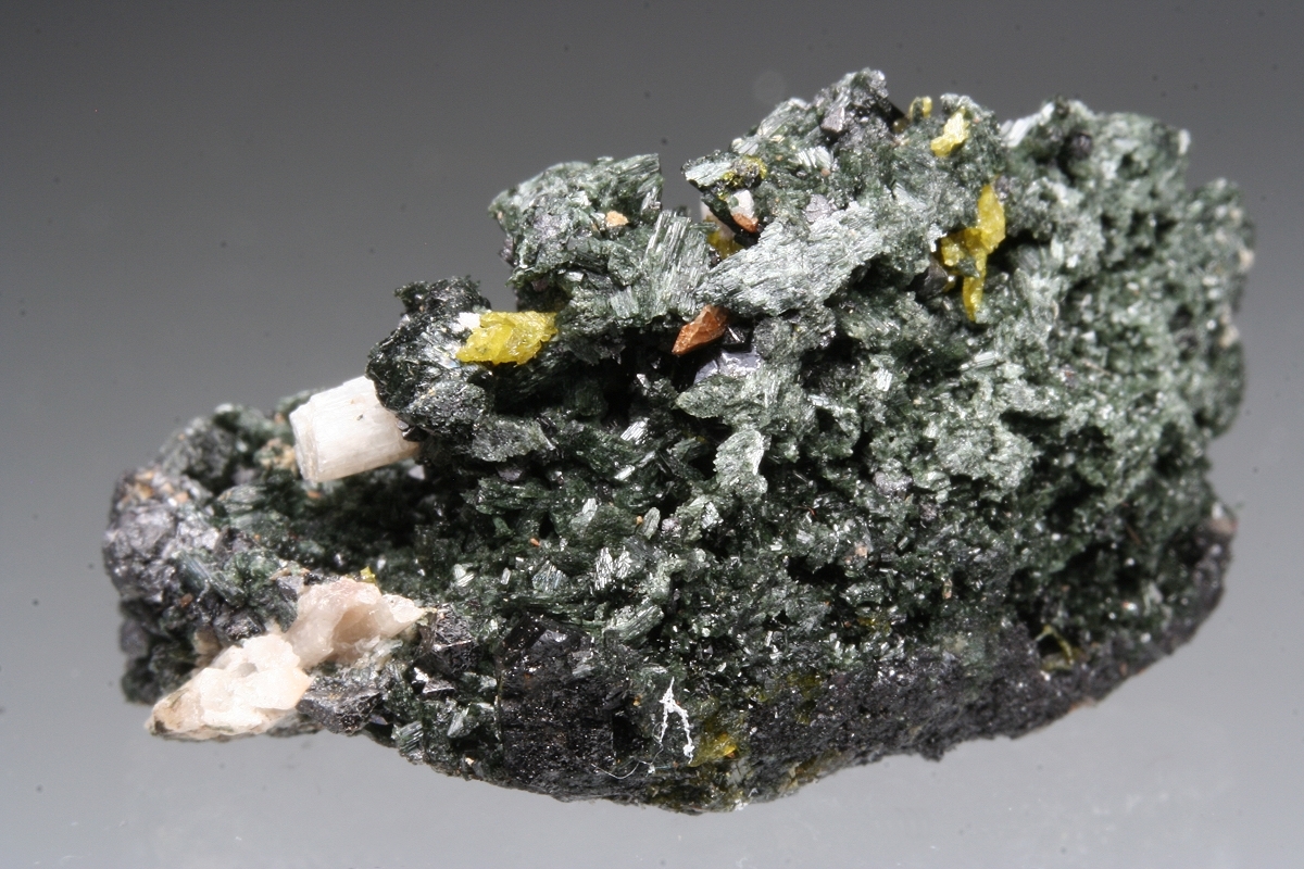 Allanite-(La) & Marialite