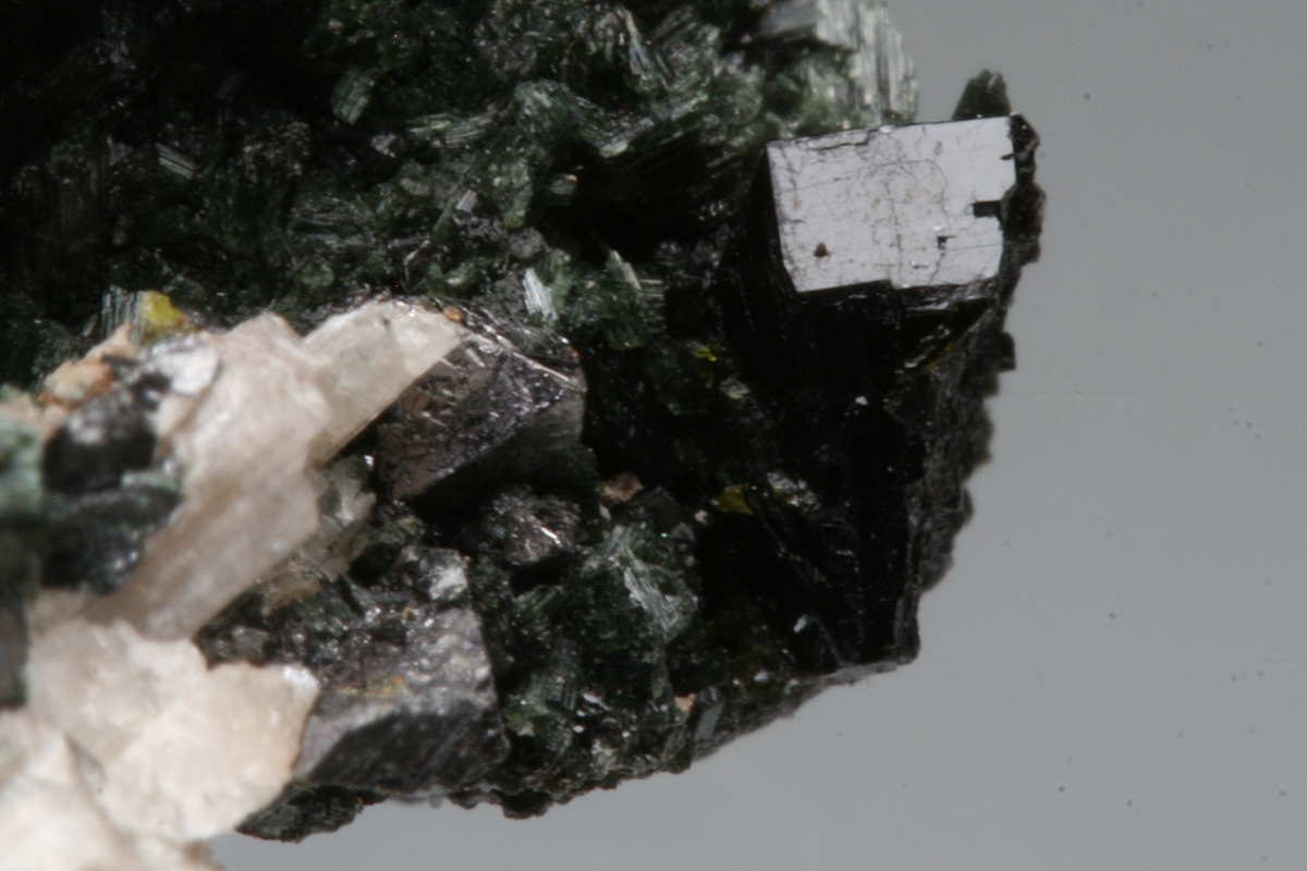 Allanite-(La) & Marialite