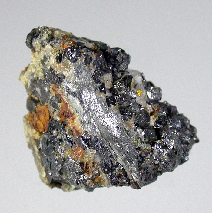 Bismuthinite & Magnetite