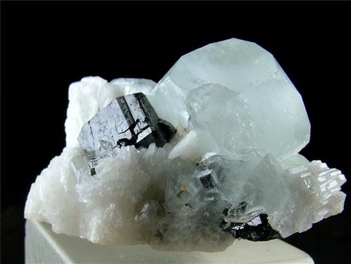 Aquamarine With Tantalite-(Mn)