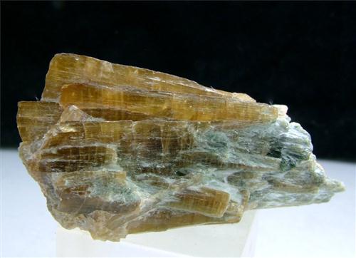 Clinozoisite With Byssolite