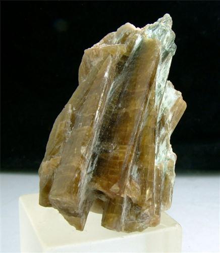 Clinozoisite With Byssolite