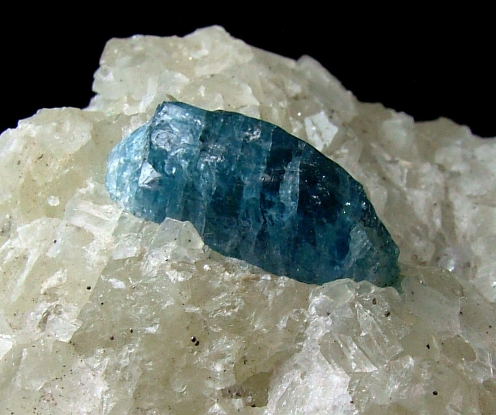 Fluorapatite With Calcite