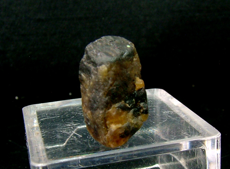 Baotite