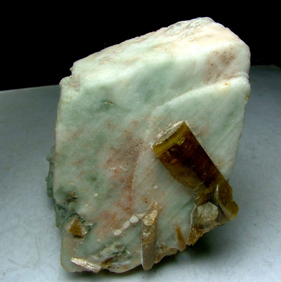 Clinozoisite With Microcline & Byssolite