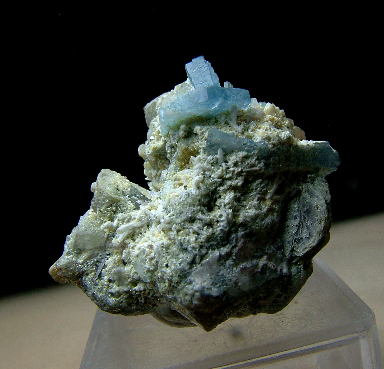 Beryl Var Vorobyevite With Mica