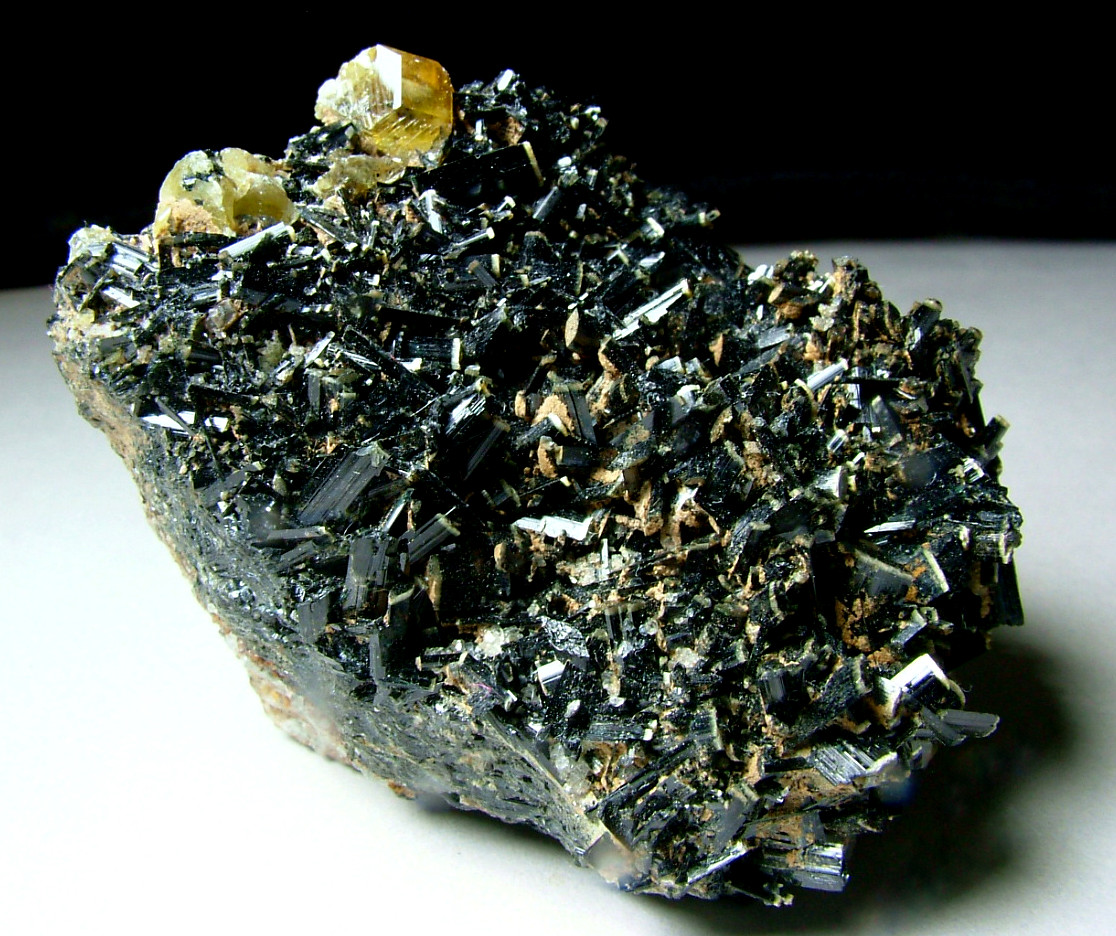 Titanite With Riebeckite