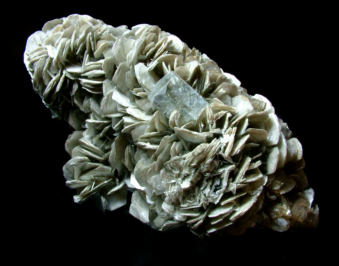 Aquamarine With Muscovite