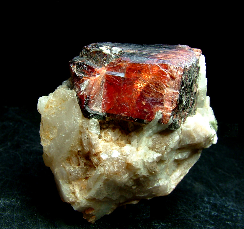 Tantalite-(Mn)