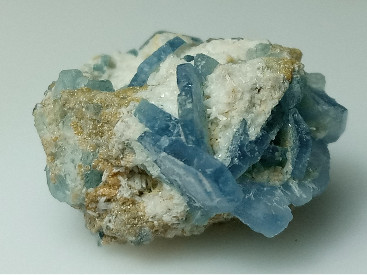 Alkali-beryl