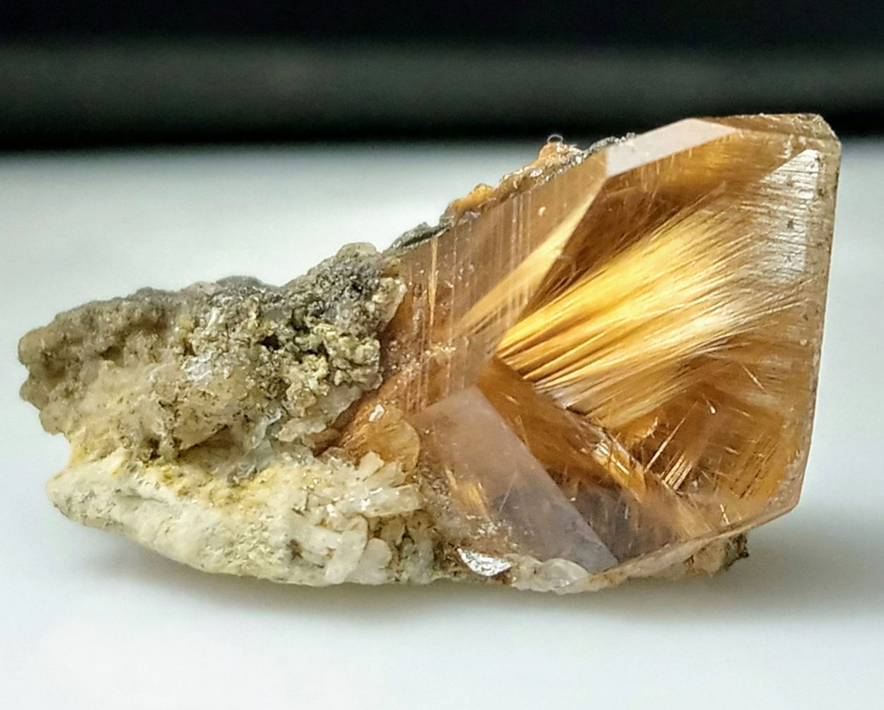 Quartz With Rutile Inclusions