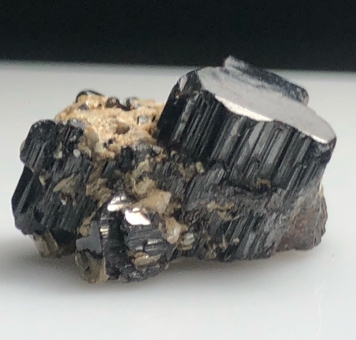 Tantalite-(Mn)