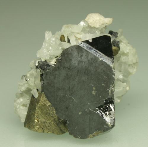 Sphalerite & Chalcopyrite With Quartz