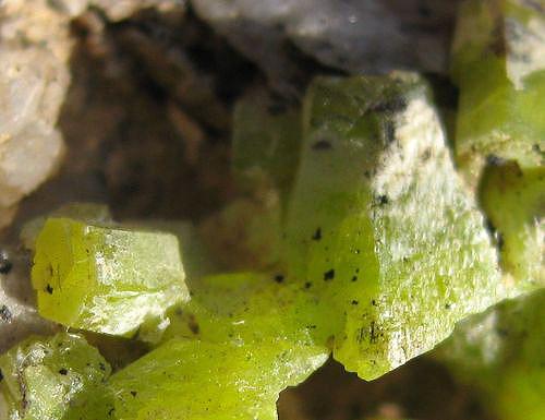 Pyromorphite On Quartz Psm Baryte