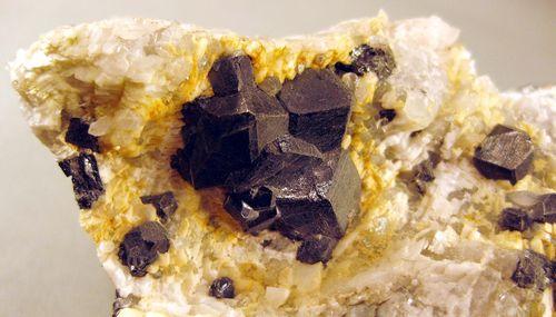 Tetrahedrite Var Mercurian Tetrahedrite