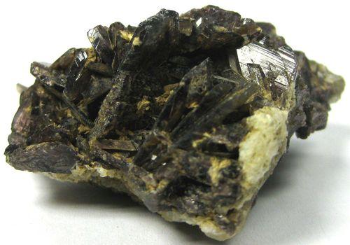 Axinite-(Fe)