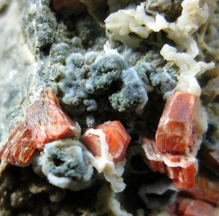 Heulandite-Ca With Celadonite & Chalcedony