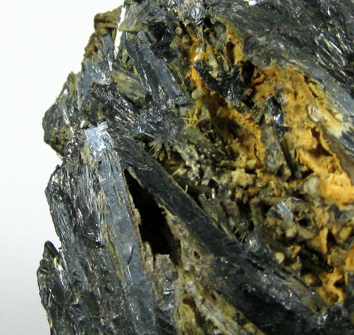 Cervantite On Stibnite