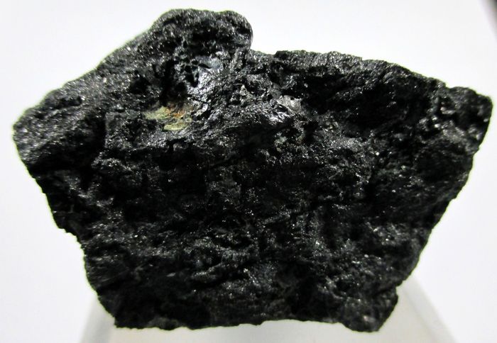 Magnesiohögbomite-2N2S Ilmenite & Magnetite