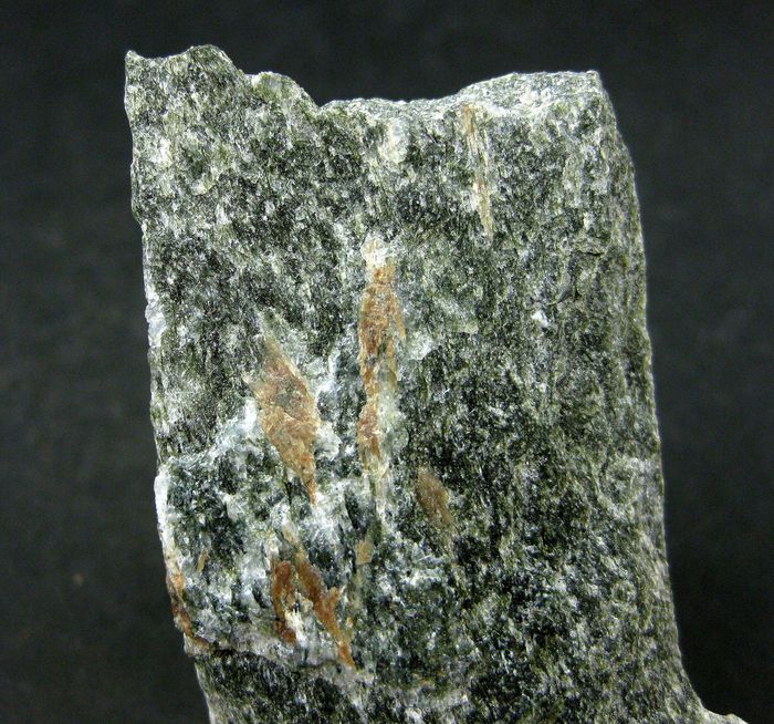 Rosenbuschite