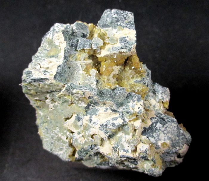 Topazolite Millerite & Calcite