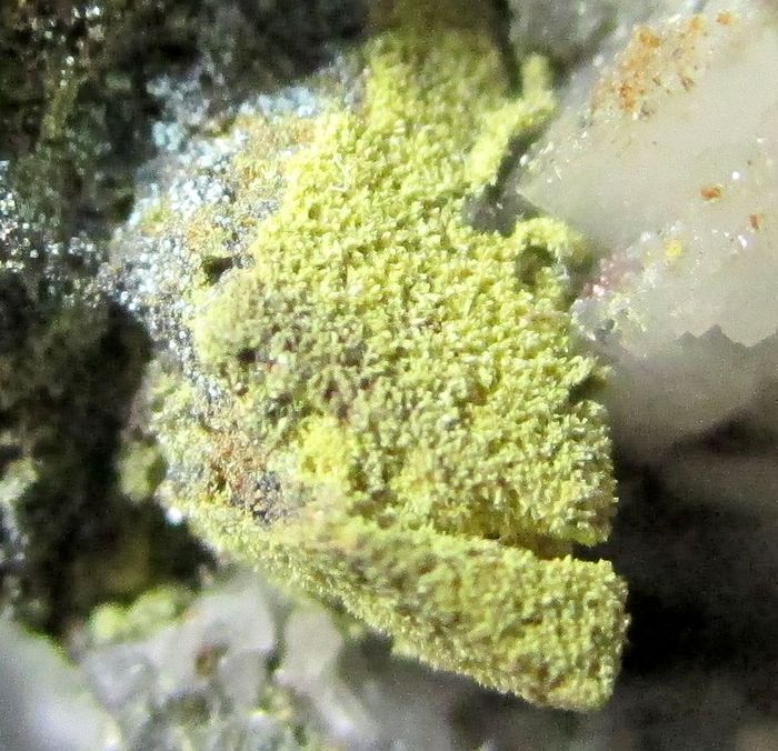 Tsumcorite Wulfenite & Dolomite On Tennantite