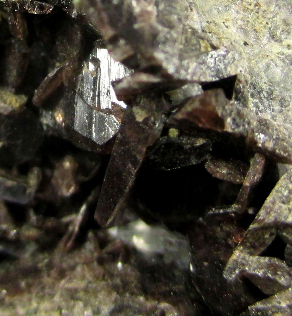 Axinite-(Fe) Datolite & Byssolite
