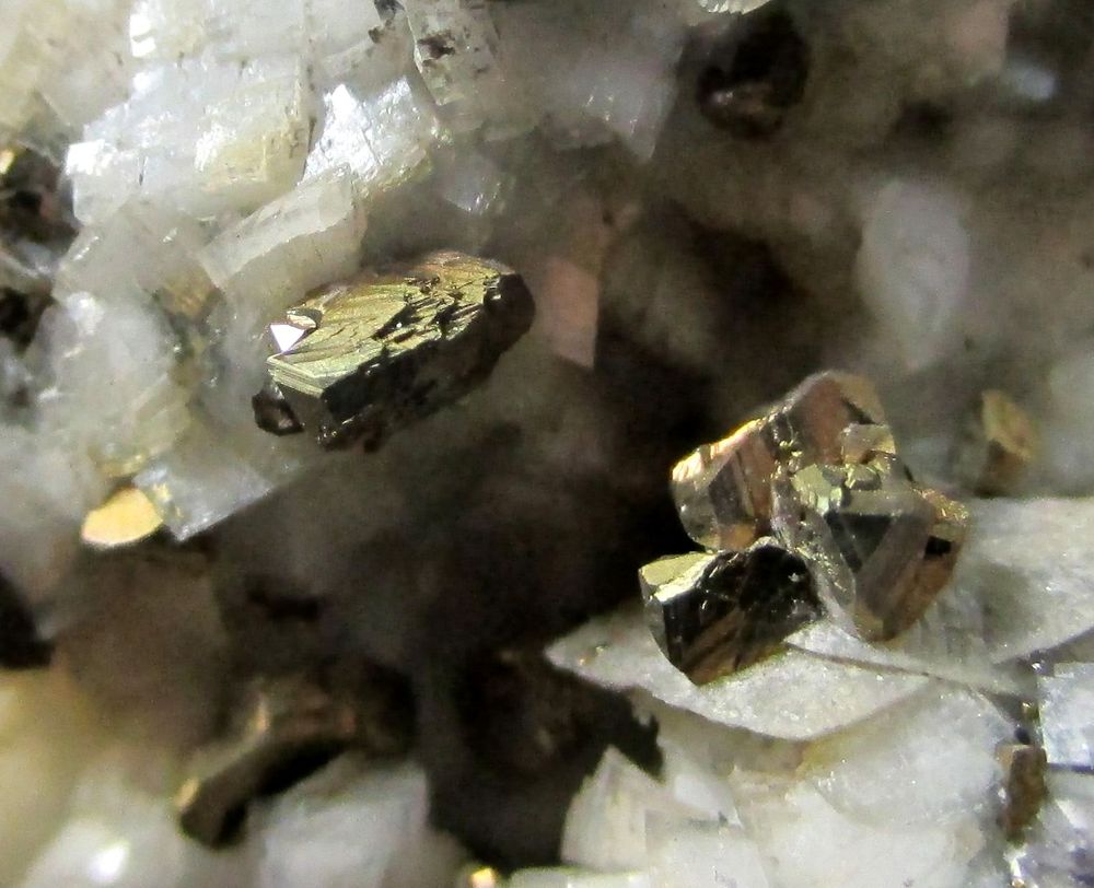 Chalcopyrite Siderite & Dolomite On Eisenkiesel