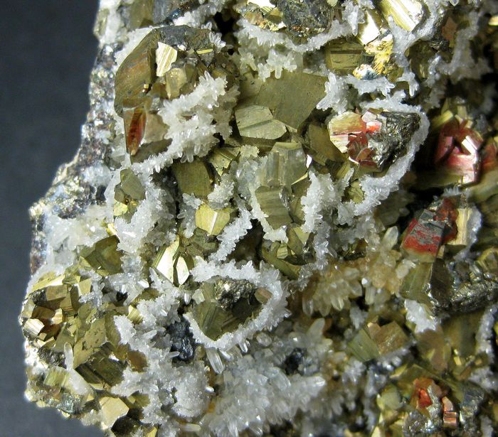 Pyrite Chalcopyrite Sphalerite & Quartz